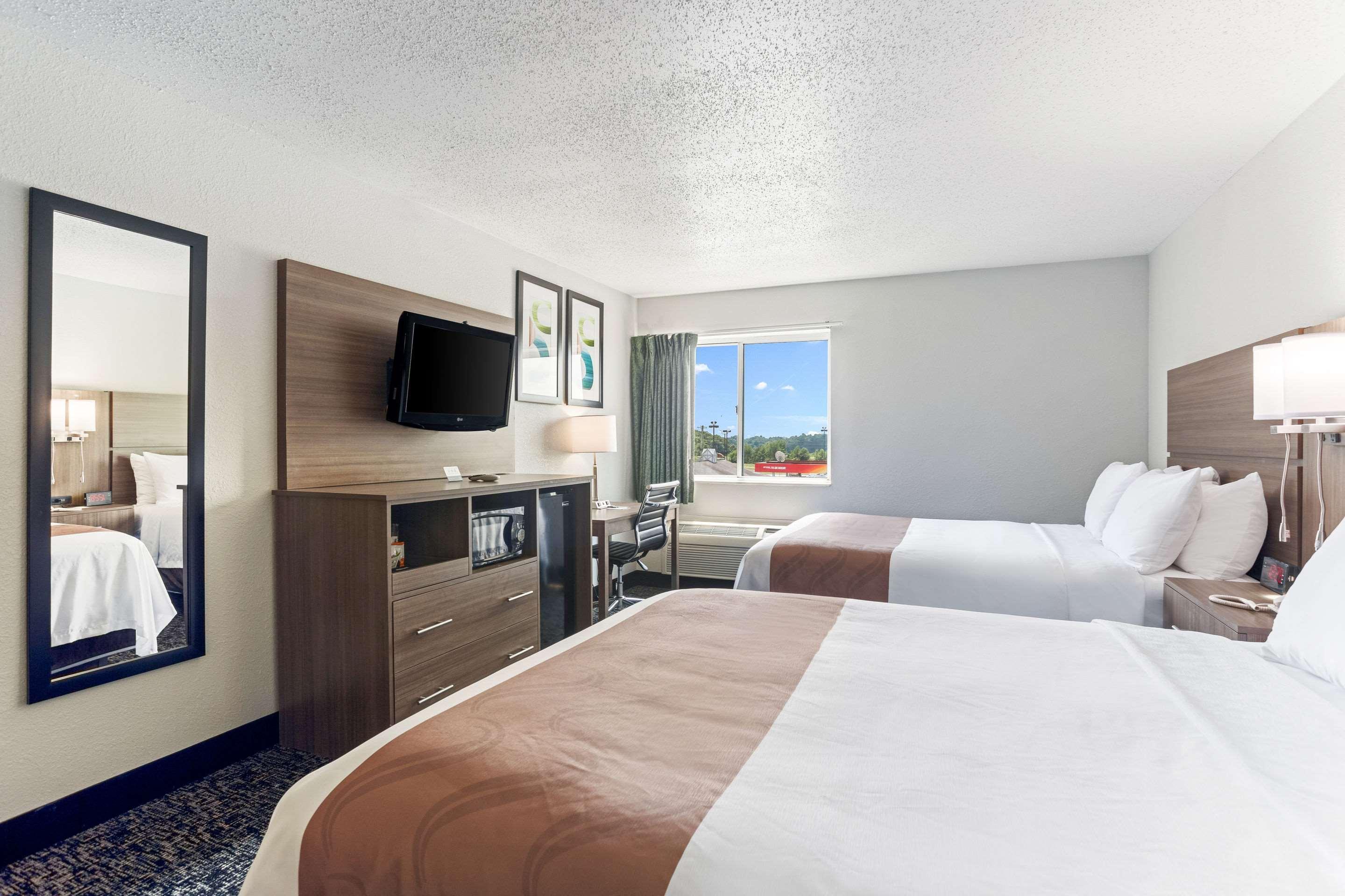 Quality Inn & Suites Ferdinand Exterior foto