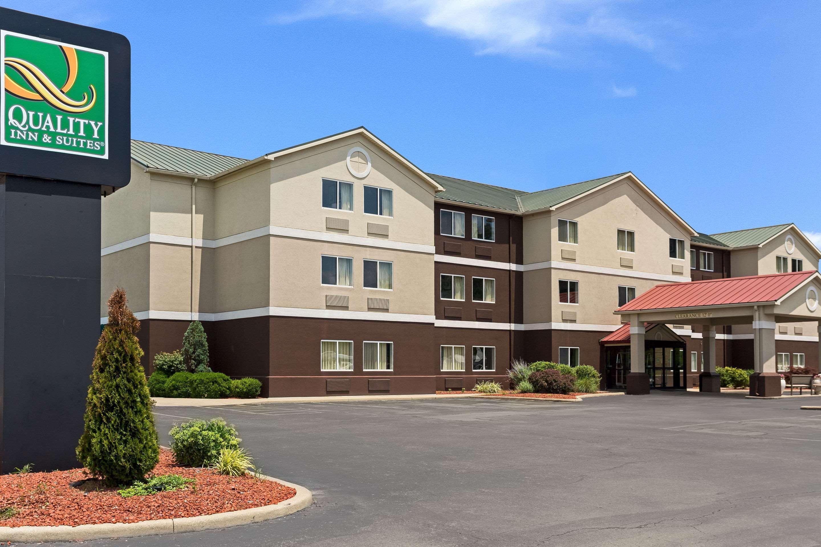 Quality Inn & Suites Ferdinand Exterior foto